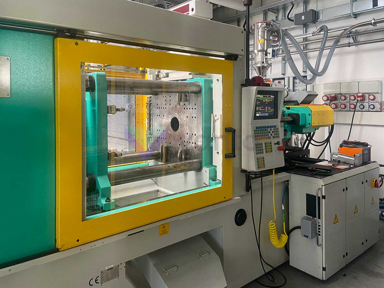ARBURG 520C 2000-675 200t injection molding machine (2002) id10953